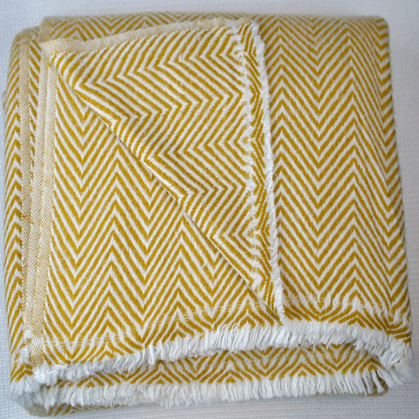 Altanera Cashmere Throw - Ivory Echo