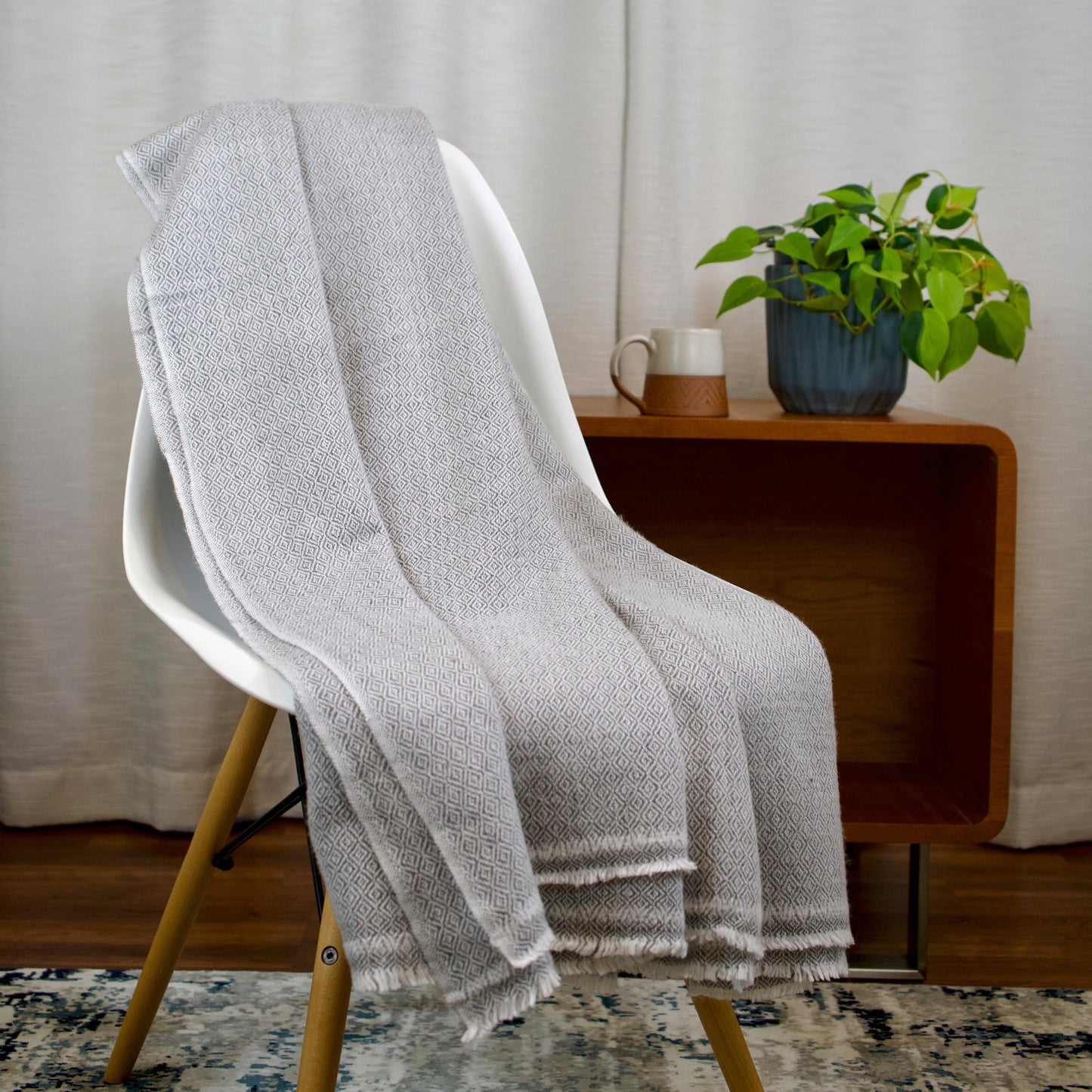 Altanera Cashmere Throw - Quartz Sky