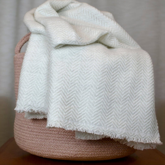 Altanera Cashmere Throw - Snow Beam