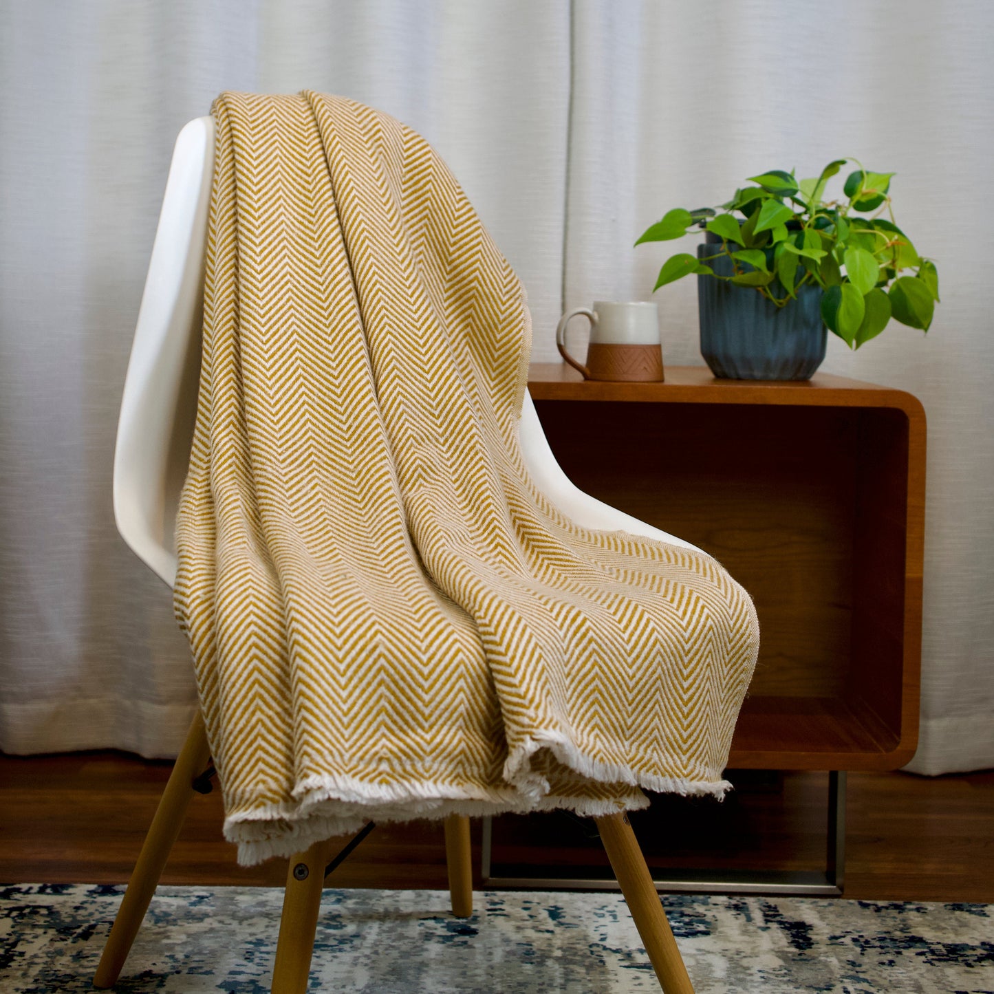 Altanera Cashmere Throw - Ivory Echo