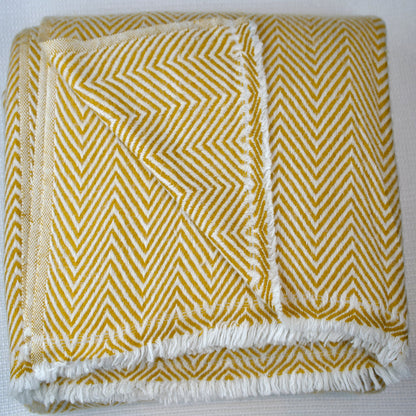 Altanera Cashmere Throw - Ivory Echo