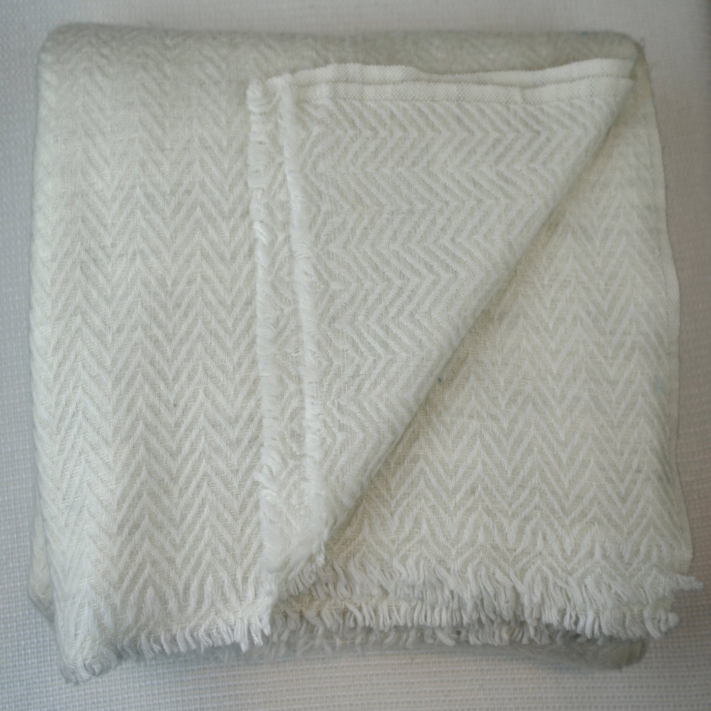 Altanera Cashmere Throw - Snow Beam
