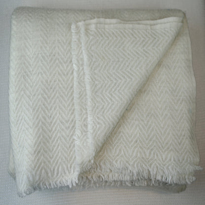 Altanera Cashmere Throw - Snow Beam