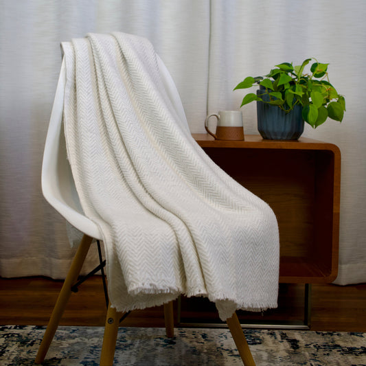 Altanera Cashmere Throw - Snow Beam