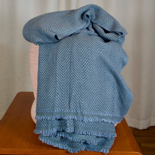 Altanera Cashmere Throw - Midnight Echo