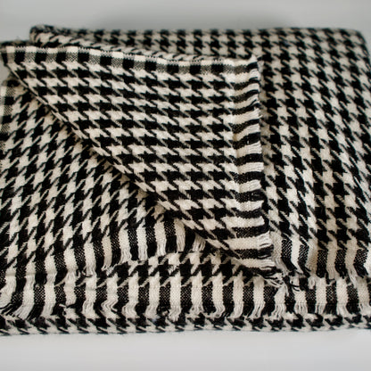 Altanera Cashmere Throw - Houndstooth
